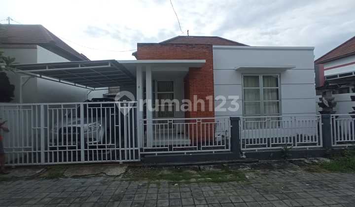 Rumah Cantik Modern Lingkungan Perumahan Sidakrya