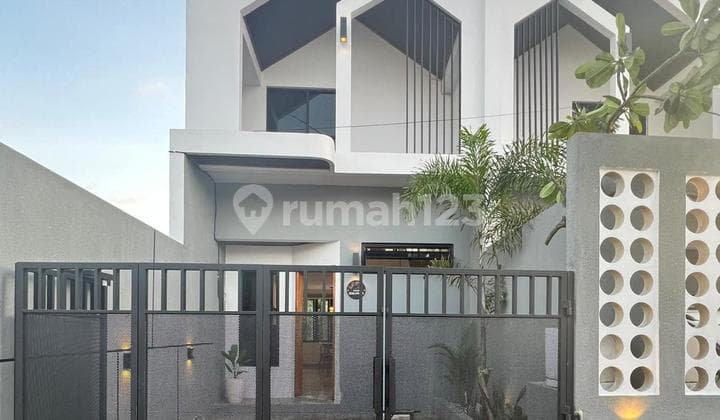 Beautiful Mezanine House In Tukad Balian Renon