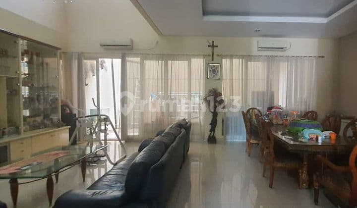 Rumah 2 Lantai Bagus di Citraland East Mansion, Surabaya