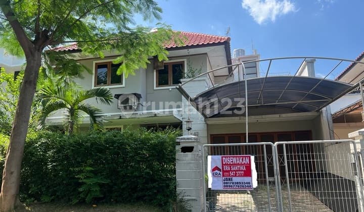 Rumah Disewakan 2 Lantai di Graha Famili Selatan, Surabaya