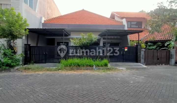 Rumah Bagus SHM di Nginden Intan Timur, Surabaya