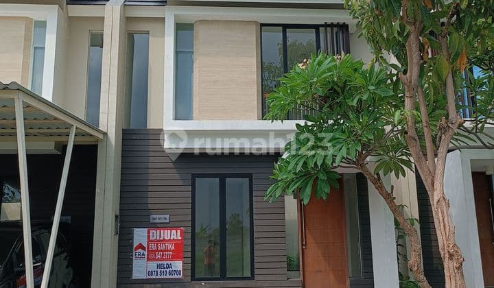 Rumah 2 Lantai di Northwest Lake Citraland Surabaya