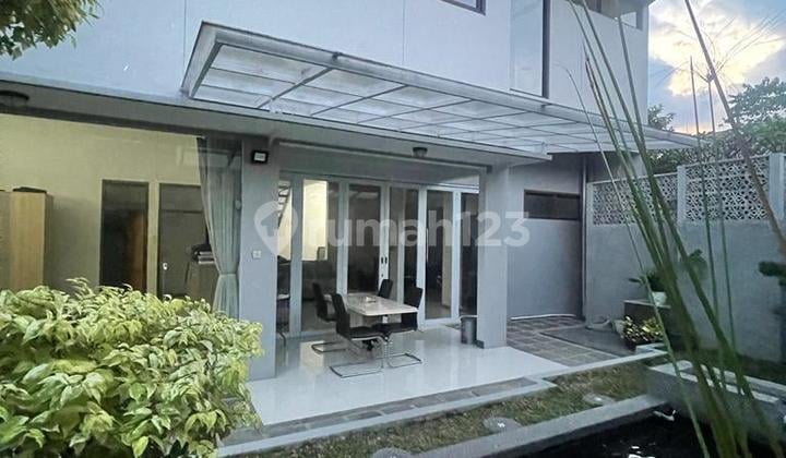 Luxury House, Beautiful, Furnished, Freehold Certificate in Arcamanik, Bandung.