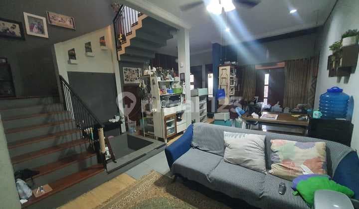 Rumah 2 Lantai Bagus siap huni SHM di Buah Batu, Bandung
