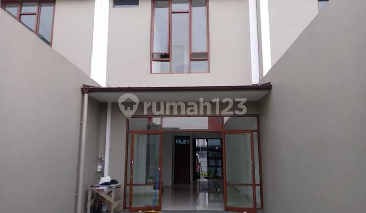 Rumah 2 Lantai Baru SHM di Komplek Leuwisari, Bandung 150m2