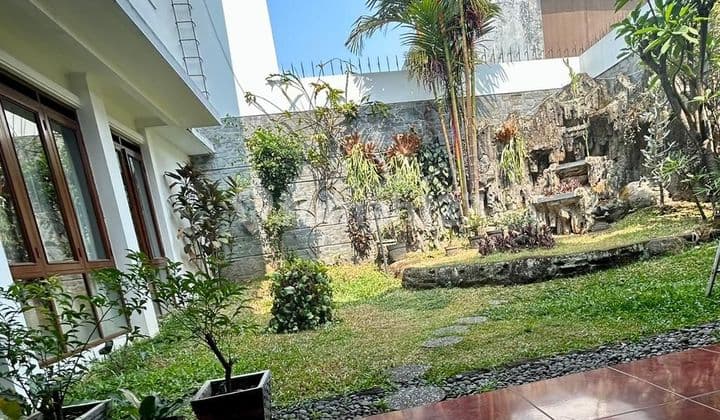 Rumah Cantik Furnished di Batununggal Indah, Bandung