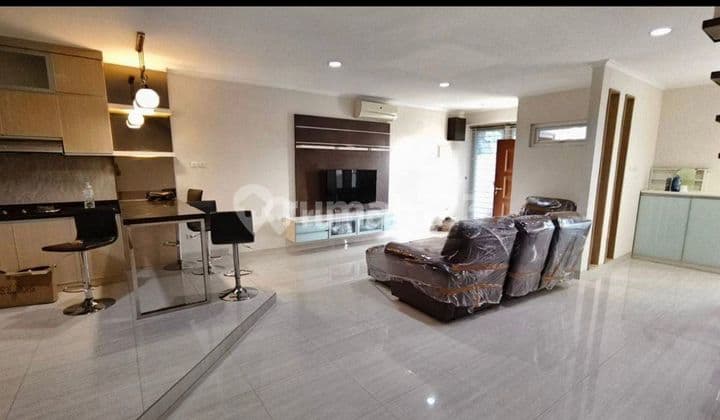 Dijual Rumah Full Furnished Brand New @Green Court, Cengkareng