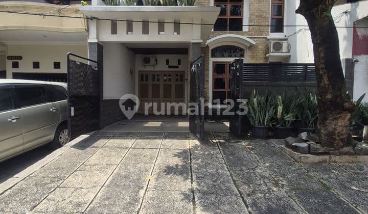 Rumah Dalam Komplek Lokasi Bebas Dari Banjir