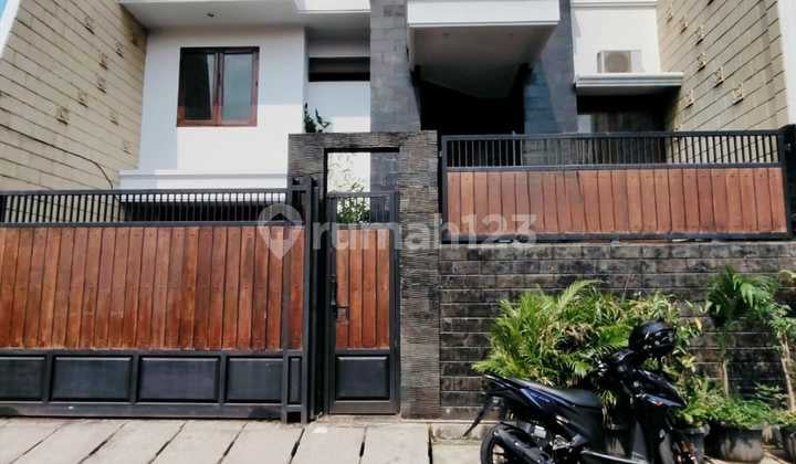 Rumah Secondary Lokasi Strategis di Pisangan Lama