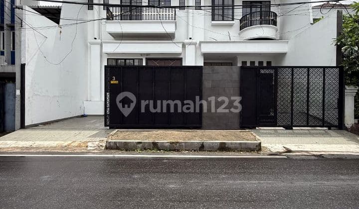 Rumah Baru Siap Huni di Tomang Jakarta Barat
