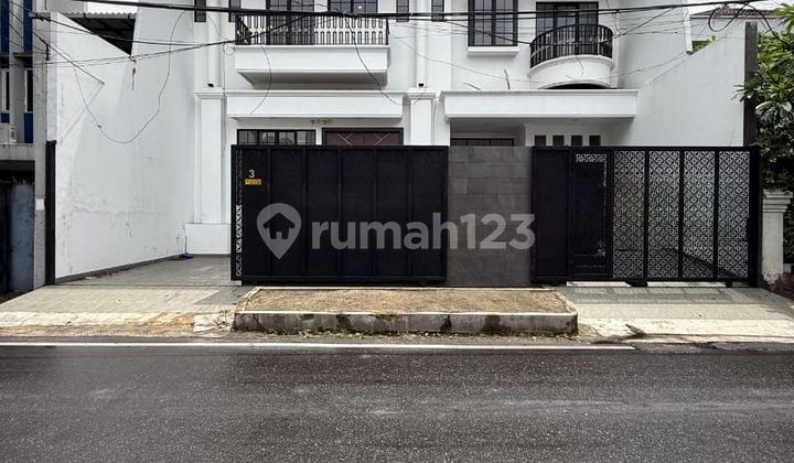 Rumah Baru Siap Huni di Tomang Jakarta Barat