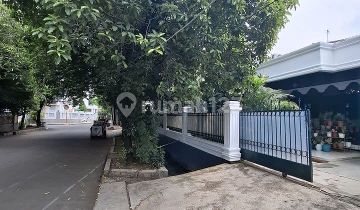 Rumah Lama Hitung Tanah di Klender Jakarta Timur