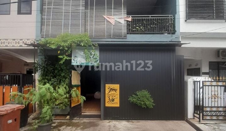 Rumah Secondary Dalam Komplek di Pondok Kelapa