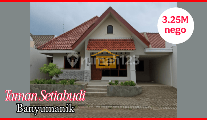 Beautiful House with Wide Front Road in Taman Setiabudi Banyumanik