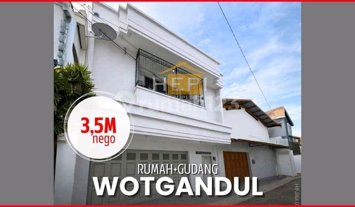 House and Warehouse in Wotgandul Pecinan City Center