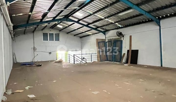 Dijual Gudang Di Kawasan Niaga Terpadu Daan Mogot, 2 Lantai, Ada Kantor, Luas 299 M²