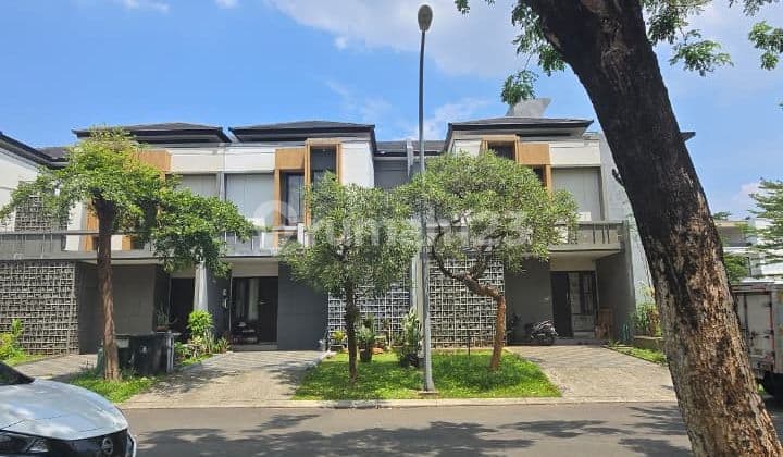 Barang Langka , Rumah di Sutera Victoria Alam Sutera, 7X20, Row Jalan Besar , Depan Taman