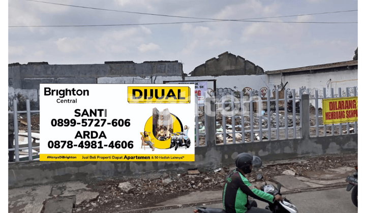 STRATEGIC LAND IN PASAR REBO