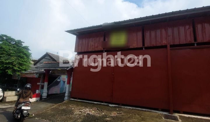 GUDANG AKSES JALAN RAYA