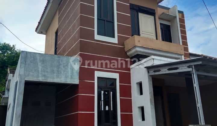 Rumah Bagus 2 Lantai Unfurnished di Jalan Arumsari Sambiroto Semarang
