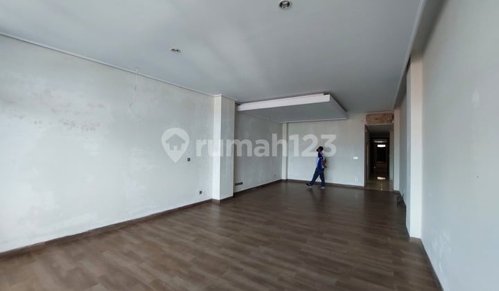 Ruko di Area Bisnis Kota Padang di Jl. Niaga - Pondok