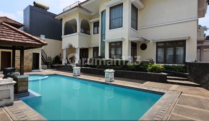 House for Sale in Cinere
Well-Maintained House, Large Land
Cinere Mas Villa