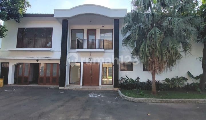 Rumah Dengan Banyak Ruang Besar Cocok Untuk Rumah Tinggal, Kantor, Usaha Area Pejaten Barat Kemang Jakarta Selatan