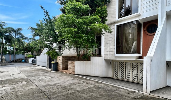 Dijual Rumah Siap Huni di Dalam Cluster Lebak Bulus Jakarta Selatan