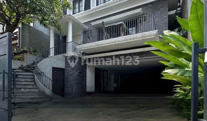 For Sale Kebayoran Baru. Senopati Area Luxurious American Classic