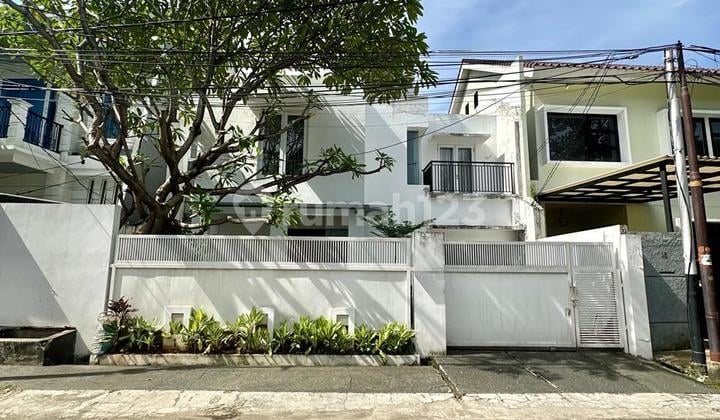 Dijual Rumah Di Kebayoran Baru Jakarta Selatan. Siap Huni Lingkungan Tenang & Nyaman