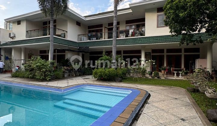 Dijual Rumah One Gate System di Kemang Jakarta Selatan