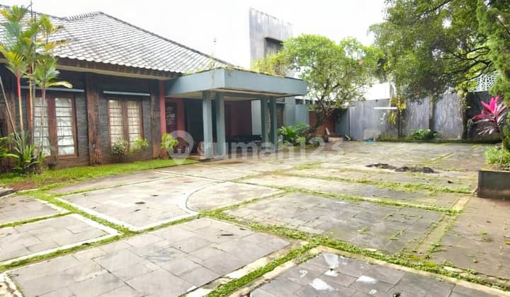 Dijual Rumah Lama dengan Lahan Luas di Cilandak