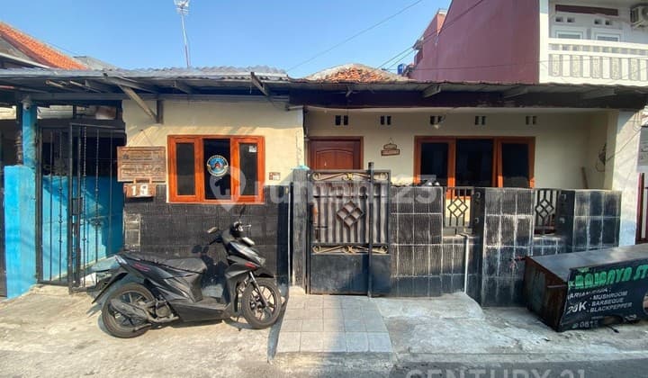 Rumah Bagus Di Jl Kramat Kwitang Kec Senen Jakarta Pusat