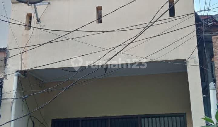 Rumah Nyaman di Jalan Ampera Pademangan Jakarta