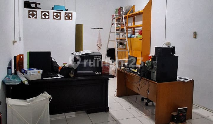 Rumah Nyaman dan Strategis di Tiang Bendera Jakarta