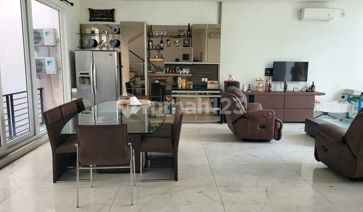 Town House Nyaman di Springhill Kemayoran