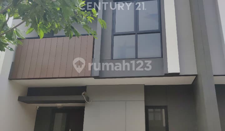 Di Sewakan Rumah di Summarecon Crown Gading Cluster Regia Bekasi