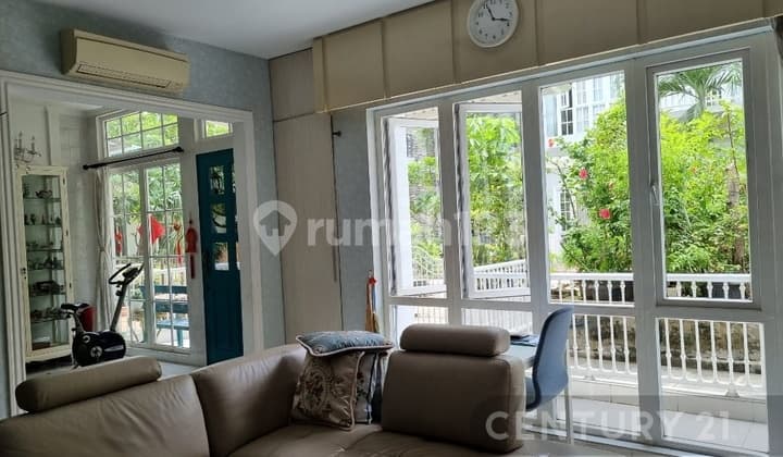 Rumah Nyaman di Town House Springhill Kemayoran