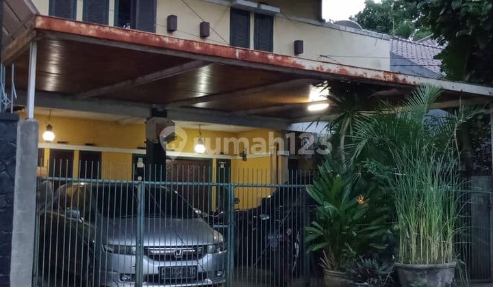 Rumah Terawat Lokasi Strategis Burangrang Bandung