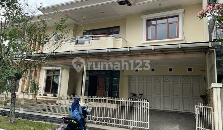 Rumah Mewah Dalam Cluster Dekat Tol Pasteur