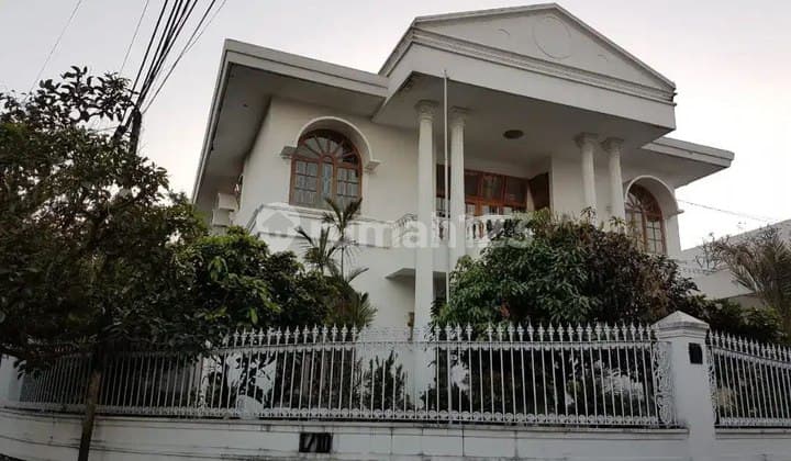 Rumah American Classic Dalam Cluster Cipaganti Bandung