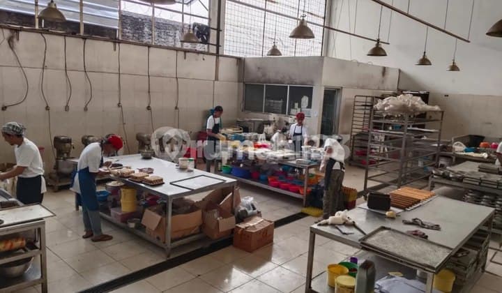 Dijual Rumah Pabrik Roti Cibaduyut Bandung
