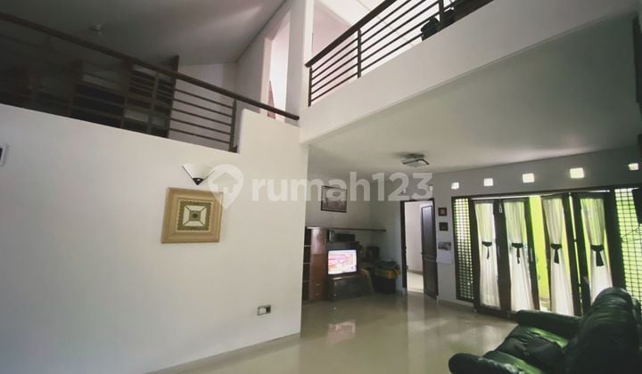 Quick Sale Large Well-Maintained House In Setra Duta