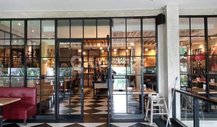 Gedung Ruang Usaha di Jalan Jakarta Antapani