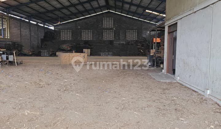 Disewakan Gudang Mainroad Ada Kantor di Cipatik