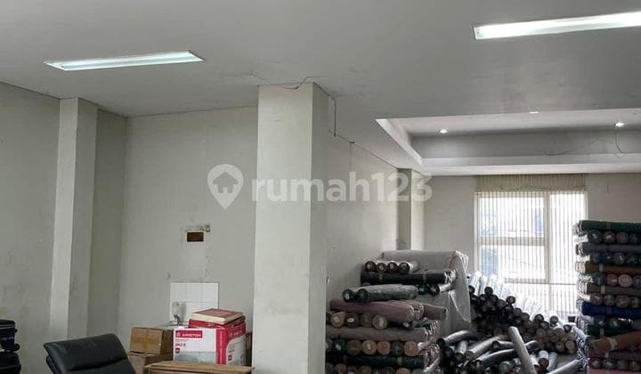 For Sale Ready-to-Use Shop House in Dulatip Sayap Sudirman Area
