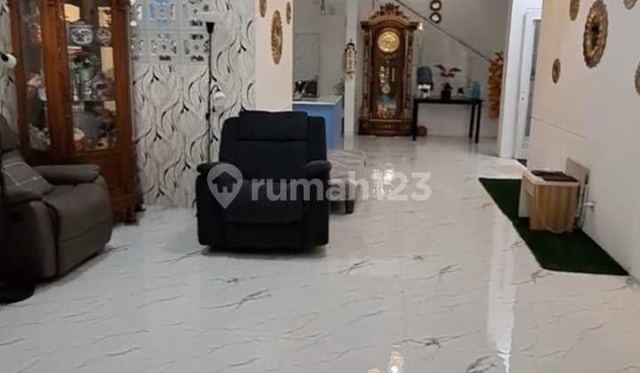 Rumah Minimalis Nyaman di Kota Baru Parahyangan