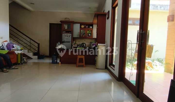 Rumah Nyaman 2 Lantai Hommey di Mekar Wangi