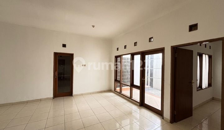 Disewakan Rumah Bagus dan Siap Huni di Batununggal