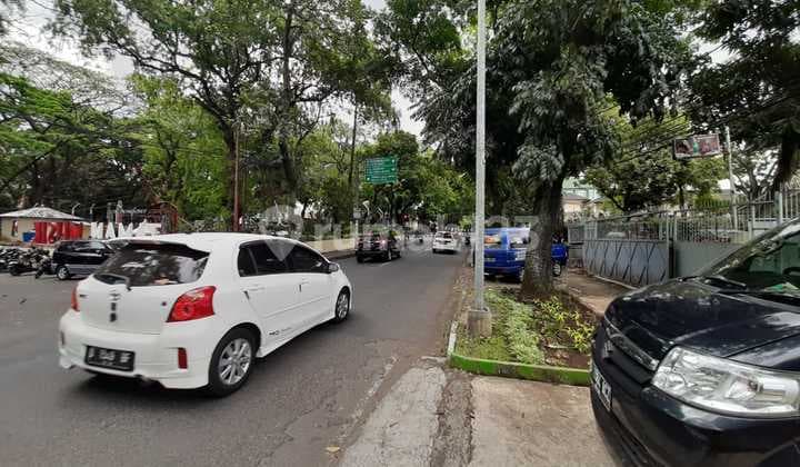 Rumah Klasik Siap Pakai dan Strategis di Sayap Riau
